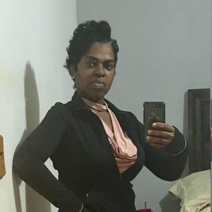 Meet your Posher, Valarie